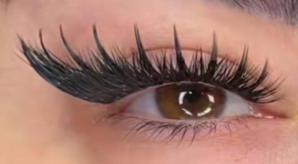 آموزش و خدمات مژه و لیفت ابرو 